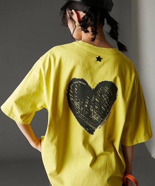 GEVS.（ジェイヴィス）の「綿100％ピグメント染ハートプリントTシャツ＜大きいサイズ有＞GEVS.（Tシャツ/カットソー・レディース・イエロー/オフホワイト/ブラック・M/L/LL/3L/4L/5L）」の3枚目の写真