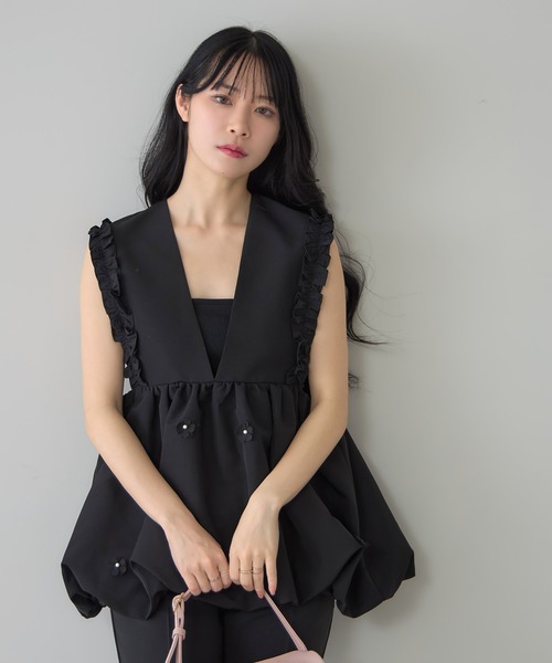 &. NOSTALGIA（アンドドットノスタルジア）の「【ZOZO限定】バルーンペプラムパールベスト（ベスト・レディース・ブラック・M）」の16枚目の写真