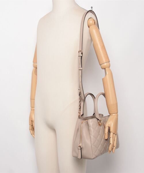 GUESS ヴィーガンクロコ革　ショルダーバック セール】GWYN Satchel サッチェル（ショルダーバッグ）｜Guess