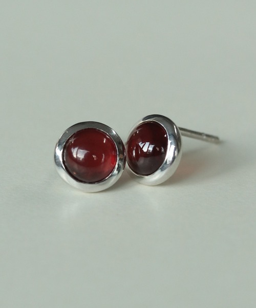 NOIR DE POUPEE（ノワールドプーペ）の「【WEB限定】天然石ラウンドカボションピアス（ピアス（両耳用）・レディース・ブラック系その他/イエロー/パープル/ブラック/イエロー系その他/レッド系その他/ホワイト系その他/パープル系その他/レッド/ホワイト・FREE）」の10枚目の写真