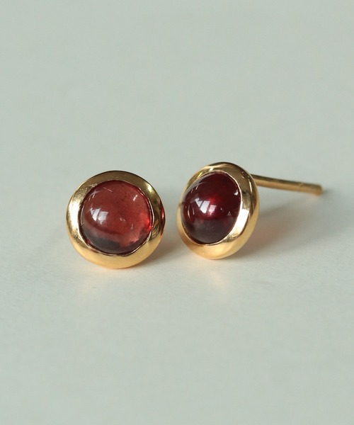 NOIR DE POUPEE（ノワールドプーペ）の「【WEB限定】天然石ラウンドカボションピアス（ピアス（両耳用）・レディース・ブラック系その他/イエロー/パープル/ブラック/イエロー系その他/レッド系その他/ホワイト系その他/パープル系その他/レッド/ホワイト・FREE）」の9枚目の写真