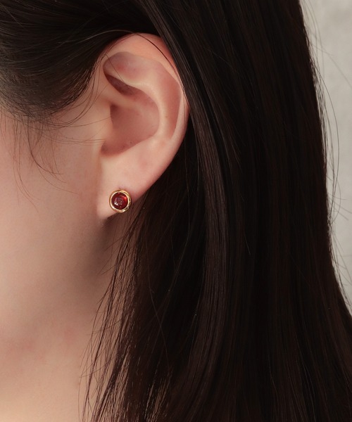 NOIR DE POUPEE（ノワールドプーペ）の「【WEB限定】天然石ラウンドカボションピアス（ピアス（両耳用）・レディース・ブラック系その他/イエロー/パープル/ブラック/イエロー系その他/レッド系その他/ホワイト系その他/パープル系その他/レッド/ホワイト・FREE）」の12枚目の写真