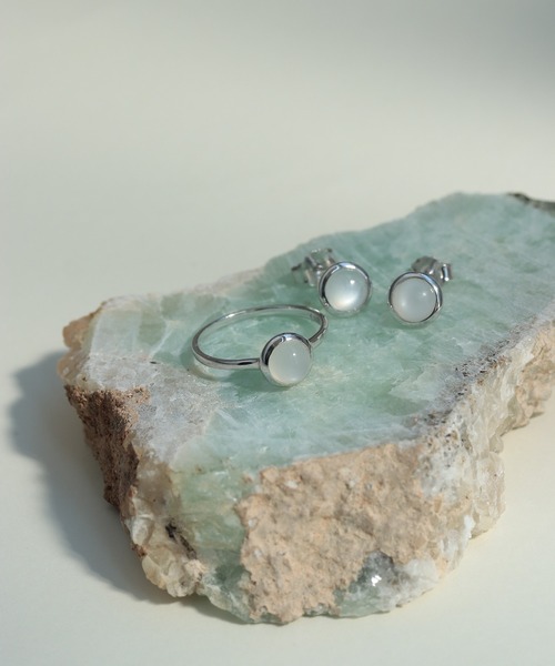 NOIR DE POUPEE（ノワールドプーペ）の「【WEB限定】天然石ラウンドカボションピアス（ピアス（両耳用）・レディース・ブラック系その他/イエロー/パープル/ブラック/イエロー系その他/レッド系その他/ホワイト系その他/パープル系その他/レッド/ホワイト・FREE）」の16枚目の写真