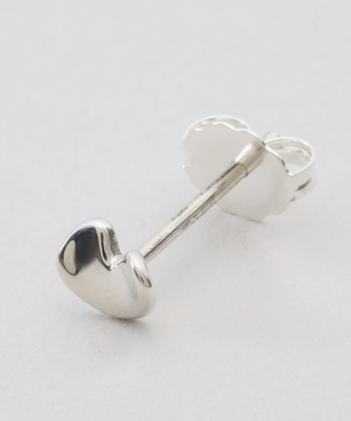 journal standard L'essage(ジャーナルスタンダードレサージュ)の「【AGMES/アグメス】MINI SCULPTEDHEART STUDS STERLING:ピアス(両耳)(ピアス(両耳用)・レディース・シルバー・FREE)」の6枚目の写真
