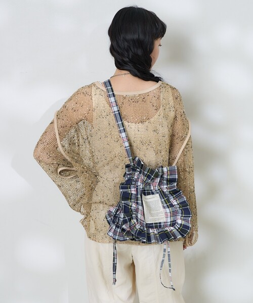 FREAK'S STORE（フリークスストア）の「THEATRE PRODUCTS × FREAK'S STORE/シアタープロダクツ 別注 マドラスチェック フリルショルダーバッグ（ショルダーバッグ・レディース・ネイビー/レッド/サックスブルー・ONE SIZE）」の7枚目の写真