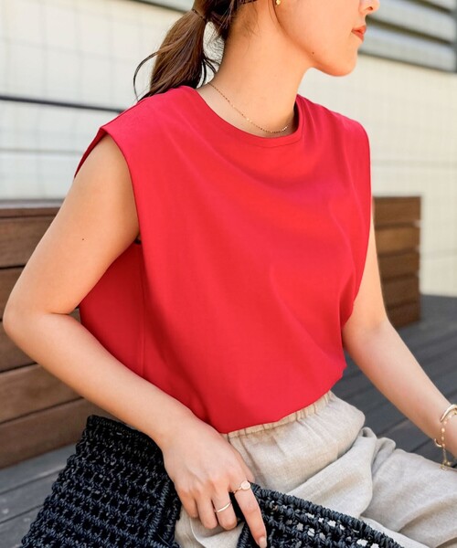 NOLLEY’S(ノーリーズ)の「高機能 LA+スムースタックノースリーブカットソー(Tシャツ/カットソー・レディース・ホワイト/ブルー/ベージュ/チャコールグレー/ネイビー/ダークブラウン/レッド・36/38)」の8枚目の写真