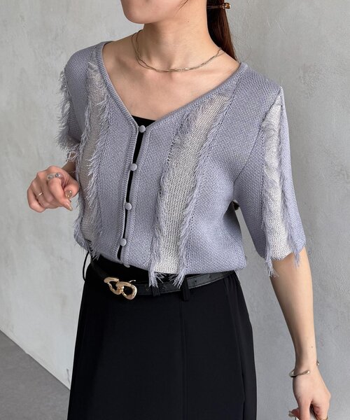 Thevon（ゼボン）の「フリンジ5分袖ショートカーディガン（カーディガン/ボレロ・レディース・グレイッシュベージュ/チャコールグレー/ブルー・FREE）」の3枚目の写真