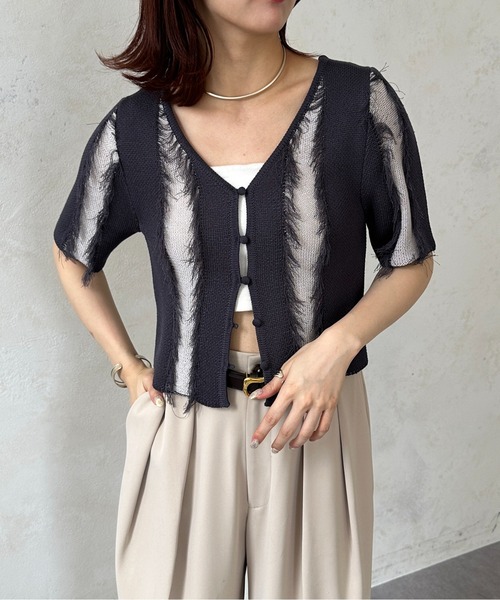 Thevon（ゼボン）の「フリンジ5分袖ショートカーディガン（カーディガン/ボレロ・レディース・グレイッシュベージュ/チャコールグレー/ブルー・FREE）」の8枚目の写真