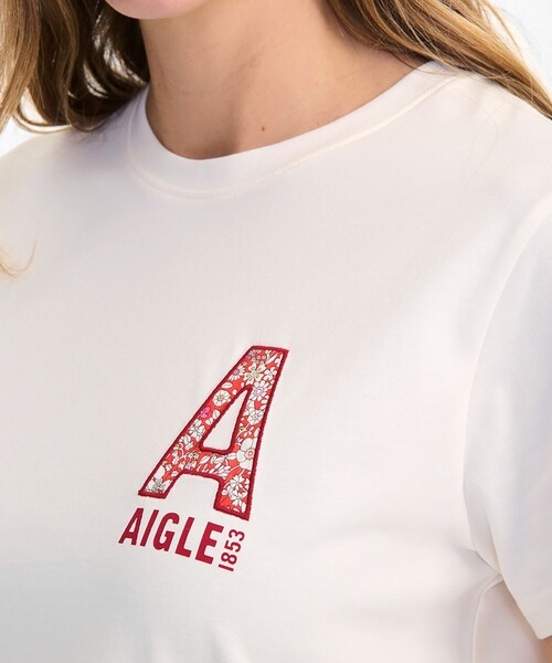AIGLE(エーグル)の「UVカット 吸水速乾 リバティプリントロゴ半袖Tシャツ / フラワー 花柄(Tシャツ/カットソー・レディース・ホワイト/ブルー・S/M/XS/L)」の4枚目の写真