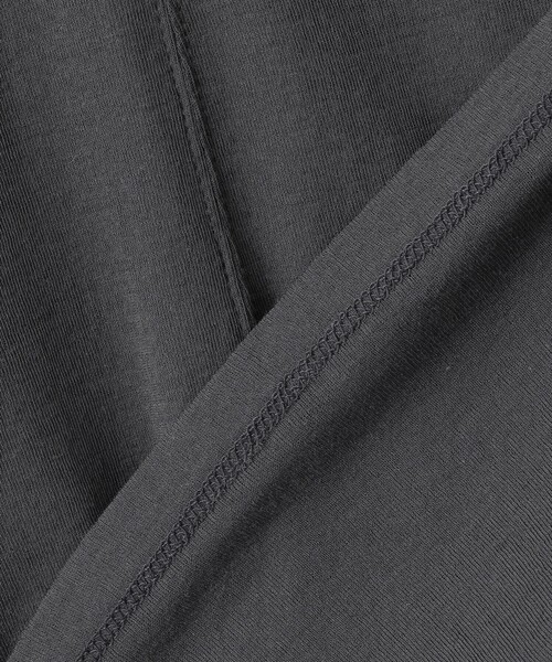 uncrave（アンクレイヴ）の「シアーハイツイストリブ ドルマントップス（Tシャツ/カットソー・レディース・ブラウン系/ホワイト系/ブラック系/グレー系・F）」の8枚目の写真