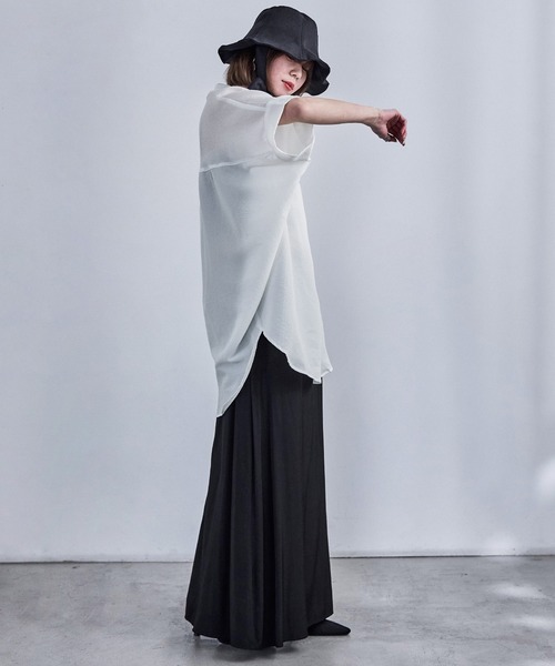 Fashion Letter(ファッションレター)の「スキッパーブラウス(シャツ/ブラウス・レディース・イエロー/チャコール/アイボリー/グレイッシュベージュ/ブラック・M)」の9枚目の写真