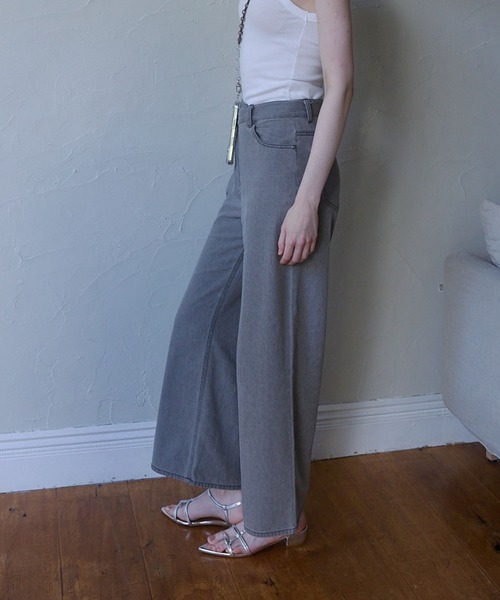 Lil Ambition(リルアンビション)の「ライトデニムパンツ(デニムパンツ・レディース・ブラック/ライトブルー・S/M)」の9枚目の写真