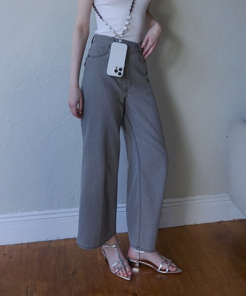 Lil Ambition(リルアンビション)の「ライトデニムパンツ(デニムパンツ・レディース・ブラック/ライトブルー・S/M)」の11枚目の写真