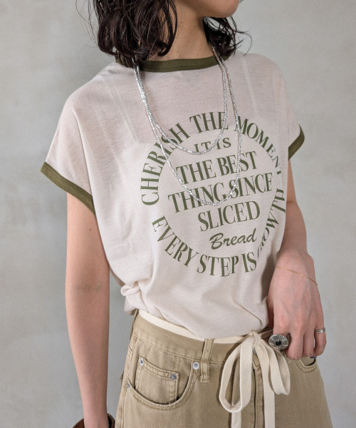 en CAnAF(エンカナフ)の「ロゴプリントリンガーTシャツ(Tシャツ/カットソー・レディース・オフホワイト/グレー/ブラウン・フリー)」の4枚目の写真