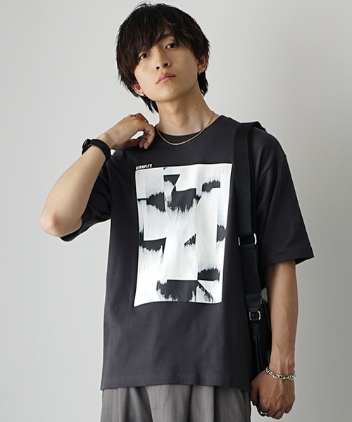 MinoriTY（マイノリティ）の「【MinoriTY】ソフトタッチ×厚手仕立て 油彩風ペンキプリントTシャツ メンズ 夏服（Tシャツ/カットソー・メンズ・オフホワイト/スミクロ・S/L/M）」の3枚目の写真