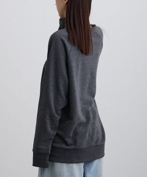 ADDITION STORE（アディションストア）の「【ADDITION STORE】アディダス コンバットスポーツ ロゴ刺繍クルーネックスウェット(ミニ裏毛）（スウェット・レディース・チャコールグレー/グリーン/ブラック・MEDIUM/LARGE）」の12枚目の写真