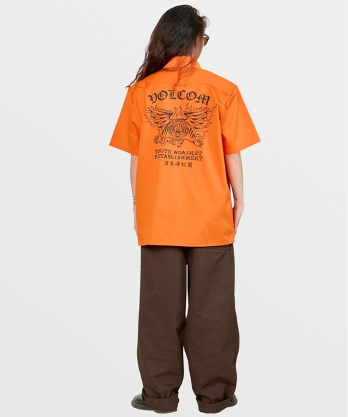 VOLCOM(ボルコム)の「【VOLCOM/ボルコム】Tokyo True Featured Artist Yusuke Pocket Short Sleeve Shirt/バックグラフィックプリント半袖シャツ(シャツ/ブラウス・メンズ・オレンジ・MEDIUM/LARGE/X-LARGE)」の3枚目の写真