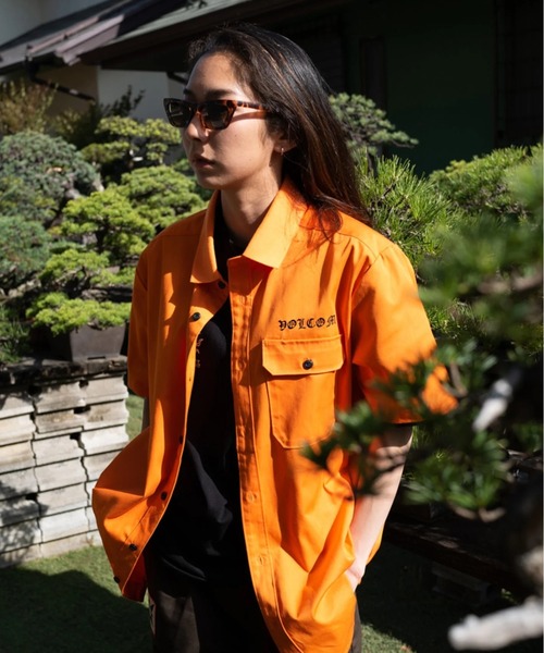 VOLCOM(ボルコム)の「【VOLCOM/ボルコム】Tokyo True Featured Artist Yusuke Pocket Short Sleeve Shirt/バックグラフィックプリント半袖シャツ(シャツ/ブラウス・メンズ・オレンジ・MEDIUM/LARGE/X-LARGE)」の8枚目の写真