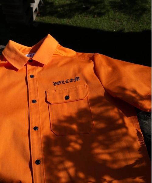 VOLCOM(ボルコム)の「【VOLCOM/ボルコム】Tokyo True Featured Artist Yusuke Pocket Short Sleeve Shirt/バックグラフィックプリント半袖シャツ(シャツ/ブラウス・メンズ・オレンジ・MEDIUM/LARGE/X-LARGE)」の9枚目の写真