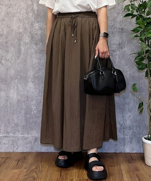 Right-on（ライトオン）の「HONEYSUCKLE ROSE(ハニーサックルローズ)【レディース】ナイロンタッサースカート（スカート・レディース・カーキブラウン/オフホワイト/ブラック・L/M）」の3枚目の写真