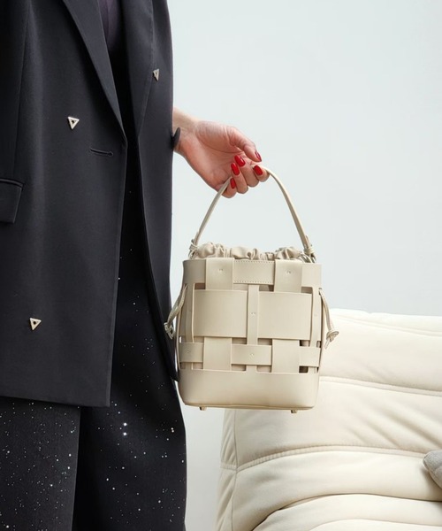 Tomieco(トミエコ)の「LEATHER 編み込みショルダー 2wayバッグ トートとしても活躍(ショルダーバッグ・レディース・ダークブラウン/ブラック/オフホワイト/ブラウン系その他・FREE)」の22枚目の写真
