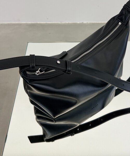 CAPRICIEUX LE'MAGE(カプリシューレマージュ)の「ロールハンドルバッグ(ショルダーバッグ・レディース・ブラック/ホワイト系その他/イエロー/キャメル・FREE)」の14枚目の写真