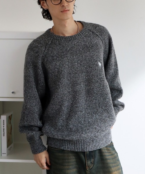 U.S. POLO ASSN.(ユーエスポロアッスン)の「【U.S. POLO ASSN./ユーエスポロアッスン】 ロゴ刺繍 ラグランスリーブ クルーネック ニット セーター(ニット/セーター・メンズ・ブラック/グレー/ネイビー/オートミール/カーキ・L/M/XL)」の12枚目の写真