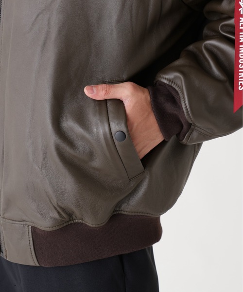 Alpha Industries(アルファインダストリーズ)の「【25FW新作商品】Alpha Industries/アルファインダストリーズ/LEATHER MA-1 FLIGHT JACKET(MA-1・メンズ・ブラック/ブラウン・MEDIUM/LARGE/X-LARGE/XX-LARGE)」の18枚目の写真