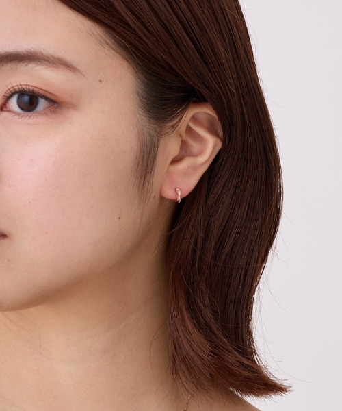 CALIN STANDARD(カリンスタンダード)の「◆金属アレルギー対応◆◆made in japan◆【純金厚メッキ】クロススターダスト 極小ミニマルカーブピアス(ピアス(両耳用)・レディース・ゴールド/ピンクゴールド/シルバー・FREE)」の8枚目の写真