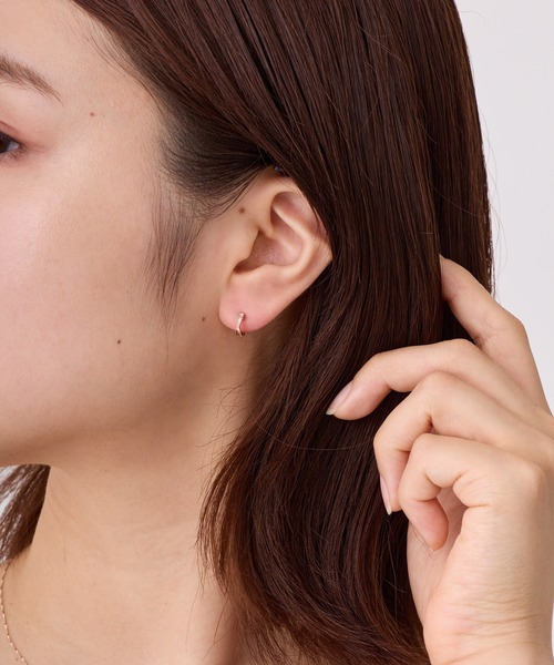 CALIN STANDARD(カリンスタンダード)の「◆金属アレルギー対応◆◆made in japan◆【純金厚メッキ】クロススターダスト 極小ミニマルカーブピアス(ピアス(両耳用)・レディース・ゴールド/ピンクゴールド/シルバー・FREE)」の9枚目の写真
