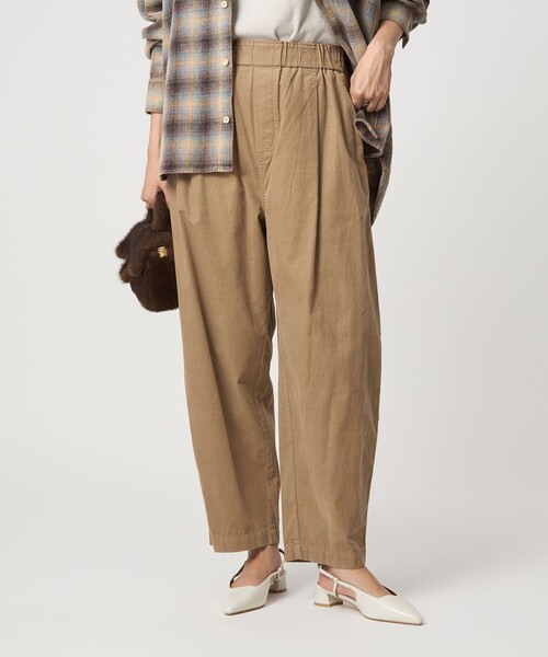 green label relaxing(グリーンレーベルリラクシング)の「ライトコール カーブ パンツ(その他パンツ・レディース・ベージュ/ダークグレー・38/36)」の7枚目の写真