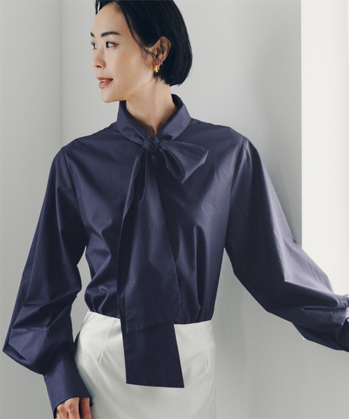 UR'S（ユアーズ）の「袖タックボウタイブラウス（シャツ/ブラウス・レディース・ホワイト/ブルー/ネイビー・L/M/S）」の2枚目の写真