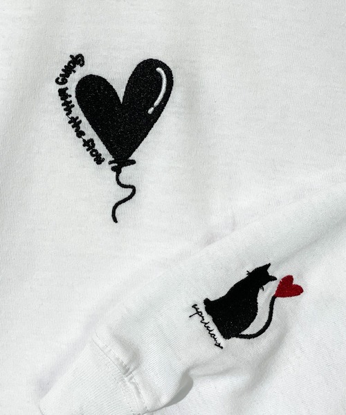 Candlestick(キャンドルスティック)の「ゆったり 着やすい 袖ロゴ 映える ダブル刺繍 レトロ モード ハート グラフィック ロンT ロンティ(Tシャツ/カットソー・レディース・ホワイト系1/ホワイト系2/ホワイト系3/ホワイト系4/ホワイト系5/ホワイト系6/ブラック系/ブラック系1/ブラック系2/ブラック系3/ブラック系4/ブラック系5・M/L/LL)」の15枚目の写真