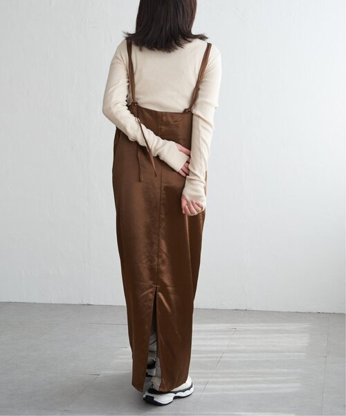 VENCEEXCHANGE(ヴァンスエクスチェンジ)の「サテンキャミワンピース(ワンピース・レディース・グレイッシュベージュ/アイボリー/ブラウン/ブラック・FREE)」の8枚目の写真