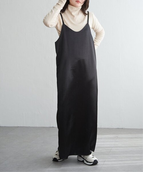 VENCEEXCHANGE(ヴァンスエクスチェンジ)の「サテンキャミワンピース(ワンピース・レディース・グレイッシュベージュ/アイボリー/ブラウン/ブラック・FREE)」の12枚目の写真