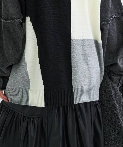 A.D.C.L.（エーディーシーエル）の「袖デニム切替 カラーブロッキング ニットプルオーバー（ニット/セーター・レディース・ブラック/レッド・M/L）」の19枚目の写真
