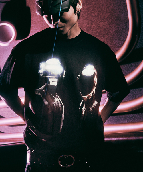 PLEASURES(プレジャー)の「PLEASURES × DAFTPUNK DUO T-SHIRT(Tシャツ/カットソー・メンズ・ブラック・MEDIUM/LARGE/X-LARGE)」の1枚目の写真