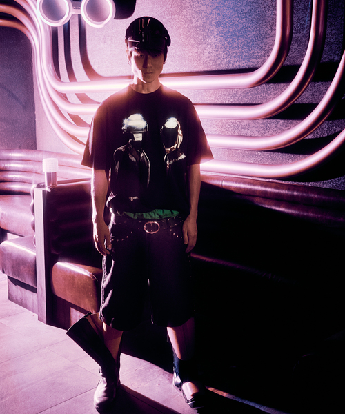 PLEASURES(プレジャー)の「PLEASURES × DAFTPUNK DUO T-SHIRT(Tシャツ/カットソー・メンズ・ブラック・MEDIUM/LARGE/X-LARGE)」の3枚目の写真