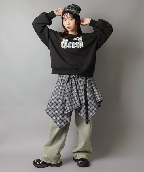 SPINNS(スピンズ)の「裏毛オーバーサイズスウェット/オールドイングリッシュ/フロントプリント(スウェット・レディース・ネイビー/レッド/杢グレー/ブラック・ONESIZE)」の11枚目の写真