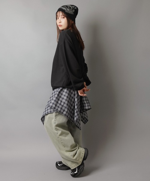 SPINNS(スピンズ)の「裏毛オーバーサイズスウェット/オールドイングリッシュ/フロントプリント(スウェット・レディース・ネイビー/レッド/杢グレー/ブラック・ONESIZE)」の9枚目の写真