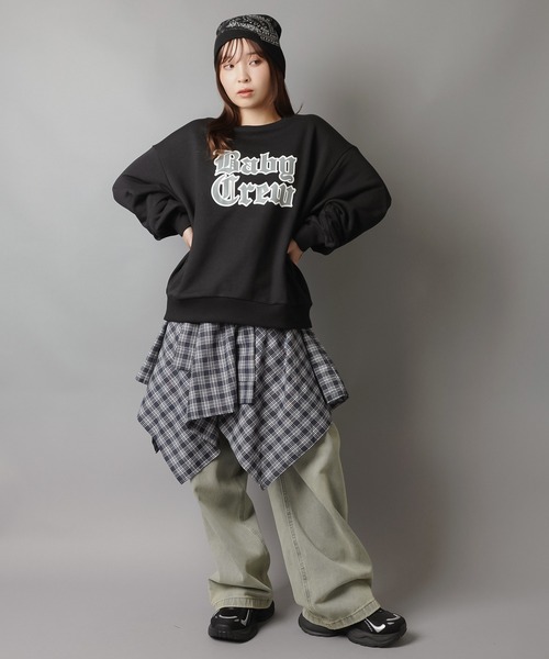 SPINNS(スピンズ)の「裏毛オーバーサイズスウェット/オールドイングリッシュ/フロントプリント(スウェット・レディース・ネイビー/レッド/杢グレー/ブラック・ONESIZE)」の10枚目の写真