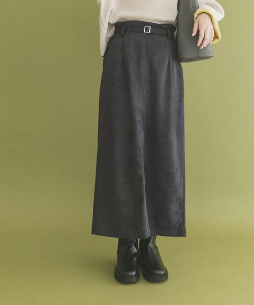 ITEMS URBANRESEARCH（アイテムズ アーバンリサーチ）の「『イージーケア』ベルト付きフェイクスエードスカート（スカート・レディース・イエロー/ネイビー/ブラウン・FREE）」の2枚目の写真