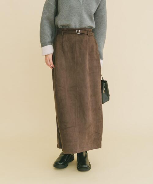 ITEMS URBANRESEARCH（アイテムズ アーバンリサーチ）の「『イージーケア』ベルト付きフェイクスエードスカート（スカート・レディース・イエロー/ネイビー/ブラウン・FREE）」の4枚目の写真
