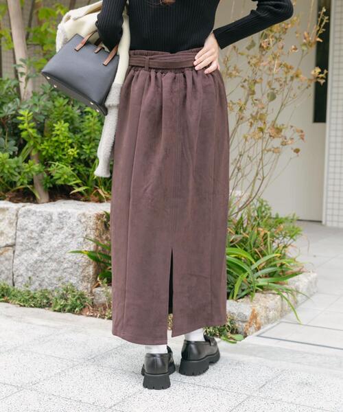 ITEMS URBANRESEARCH（アイテムズ アーバンリサーチ）の「『イージーケア』ベルト付きフェイクスエードスカート（スカート・レディース・イエロー/ネイビー/ブラウン・FREE）」の10枚目の写真