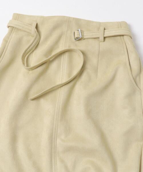 ITEMS URBANRESEARCH（アイテムズ アーバンリサーチ）の「『イージーケア』ベルト付きフェイクスエードスカート（スカート・レディース・イエロー/ネイビー/ブラウン・FREE）」の20枚目の写真