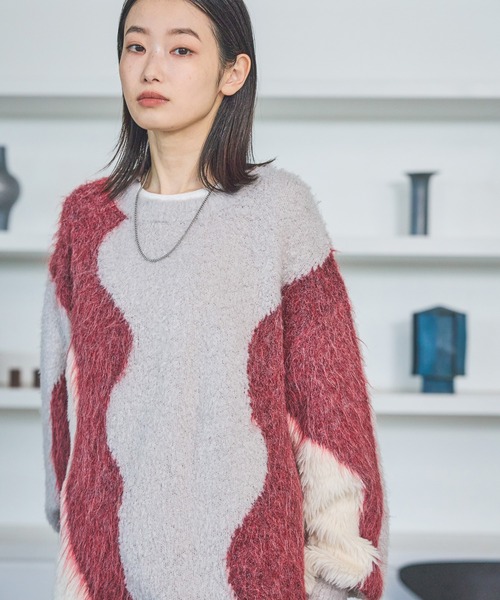 LAKOLE（ラコレ）の「インターシャ配色プルオーバー / 583728（ニット/セーター・レディース・チャコールグレー/ベージュ/イエロー/レッド・FREE）」の17枚目の写真