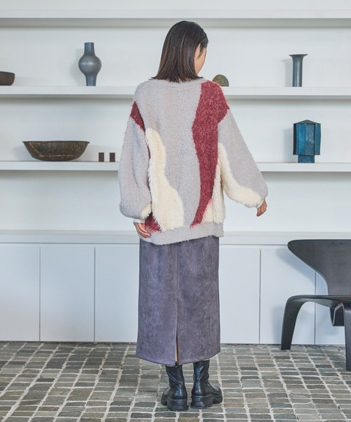 LAKOLE（ラコレ）の「インターシャ配色プルオーバー / 583728（ニット/セーター・レディース・チャコールグレー/ベージュ/イエロー/レッド・FREE）」の10枚目の写真