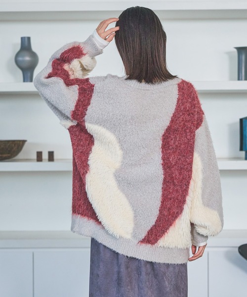 LAKOLE（ラコレ）の「インターシャ配色プルオーバー / 583728（ニット/セーター・レディース・チャコールグレー/ベージュ/イエロー/レッド・FREE）」の15枚目の写真