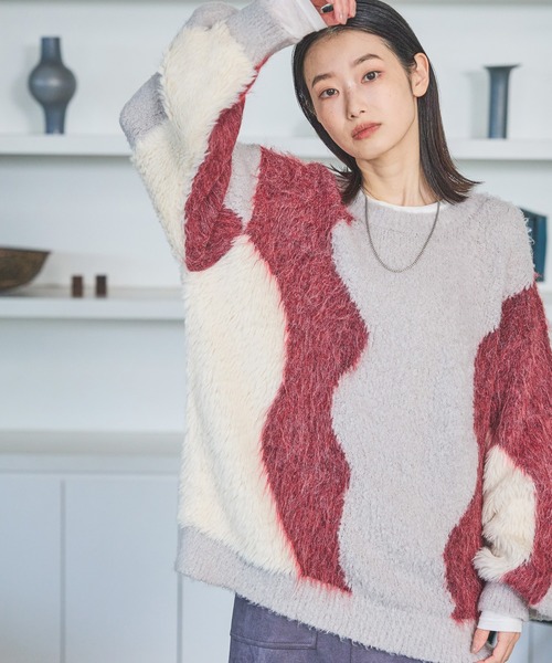 LAKOLE（ラコレ）の「インターシャ配色プルオーバー / 583728（ニット/セーター・レディース・チャコールグレー/ベージュ/イエロー/レッド・FREE）」の13枚目の写真