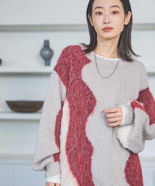 LAKOLE（ラコレ）の「インターシャ配色プルオーバー / 583728（ニット/セーター・レディース・チャコールグレー/ベージュ/イエロー/レッド・FREE）」の16枚目の写真